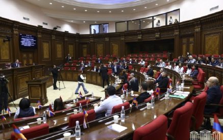 Legislative package at the core of parliamentary hearings: From July 1, 2025 the taxation of the professional services to be transferred to the general taxation system