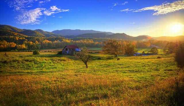 Smoky mountains in autumn