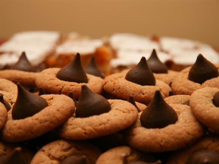 Peanut Butter Kiss Cookies