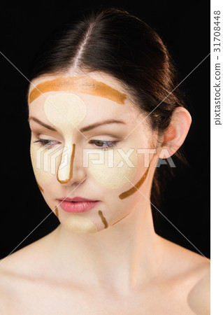 Portrait of woman with contouring makeup 31708448