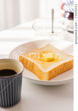 Breakfast bread coffee 73945031