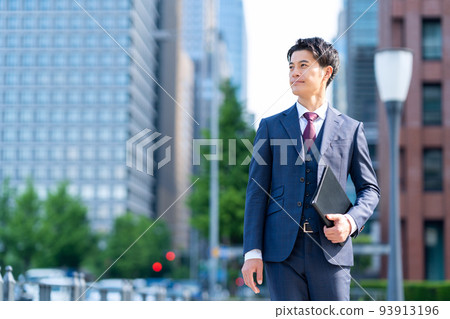 Business businessman man commuting 93913196