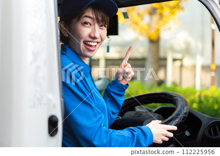 女卡車司機 112225956