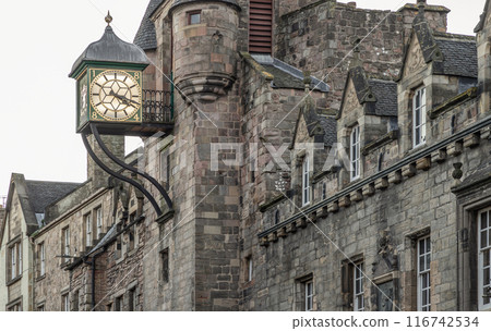 Clock tower of the famous Canongate Tolbooth (The Tolbooth Tavern). 116742534