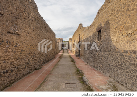 Street view of the city of Pompeii,  Italy 120429420