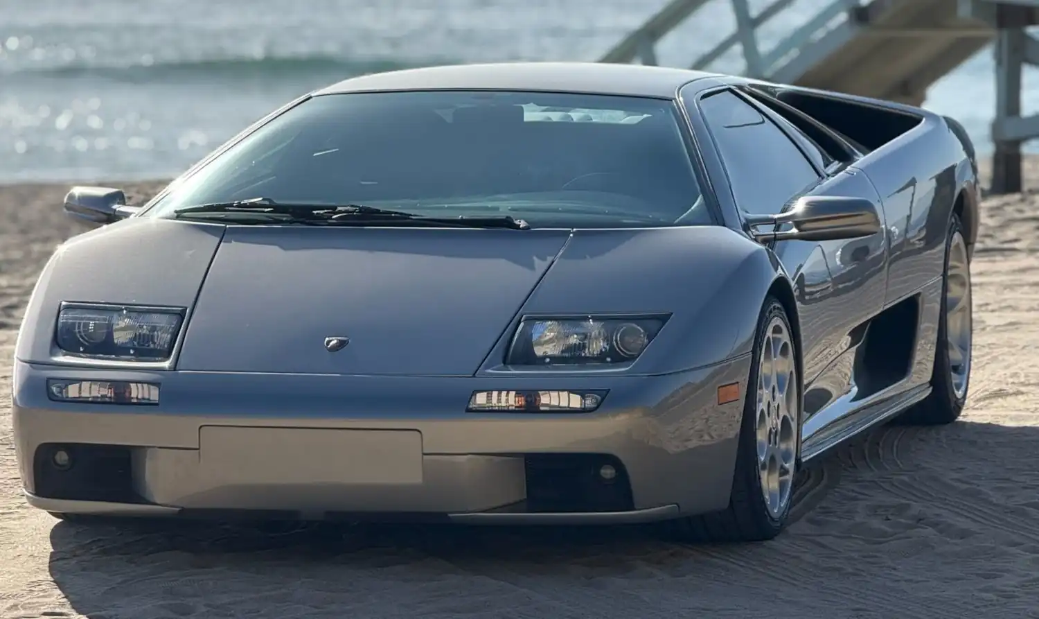 The 2001 Lamborghini Diablo: Grigio Power, V12 Precision