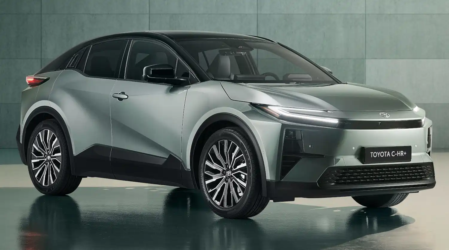 Electric Elegance: The 2026 Toyota C-HR+, A Bold Leap into the Future of C-SUV BEVs