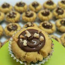 Biskut nutella pod atau juga disebut sebagai nutella cookie cup merupakan sebuah biskut yang cukup lazat. Resepi Biskut Nutella Pod Yang Sedap Mudah