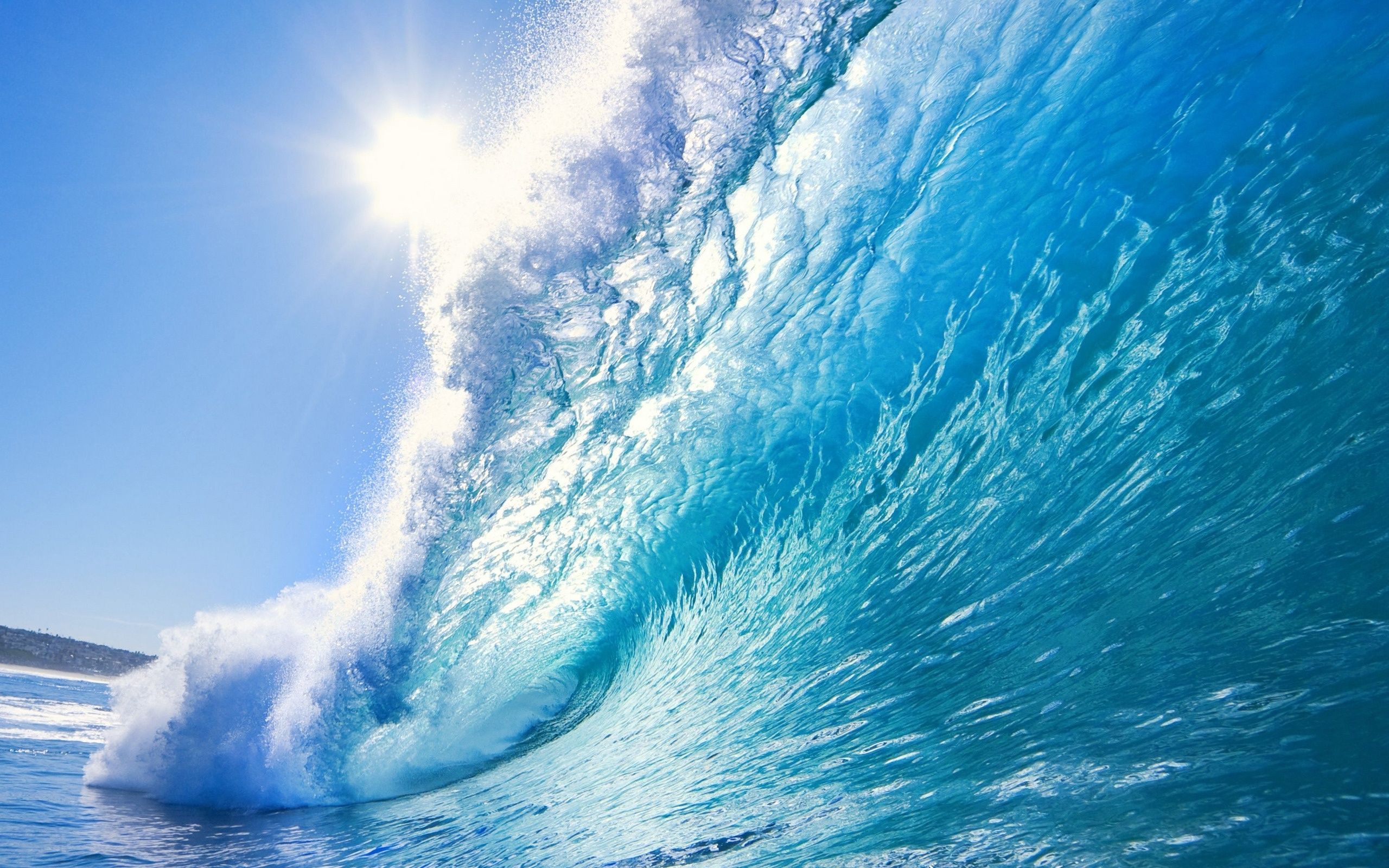 Amazing Ocean Waves Wallpaper