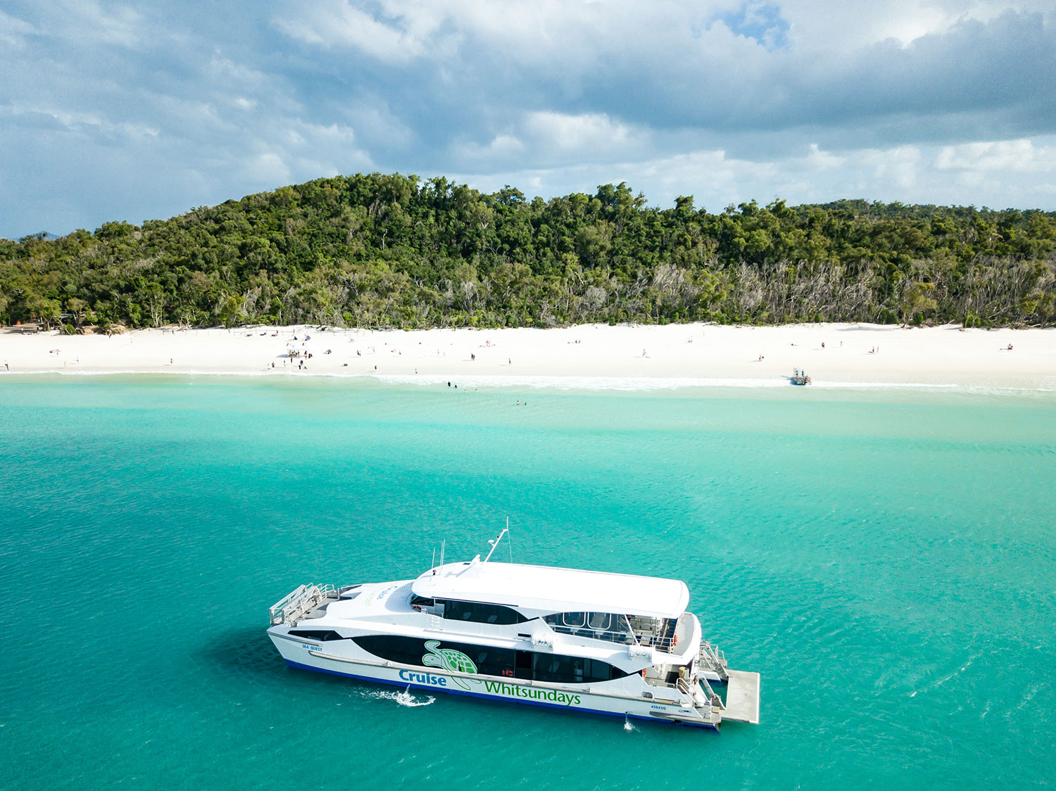 Cruise Whitsunday's Whitehaven Vessel