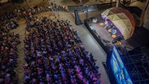 El coloquio de Wadji Mouawad con Oriol Broggi y Laura Serra, en la plaza de Joan Coromines, el martes