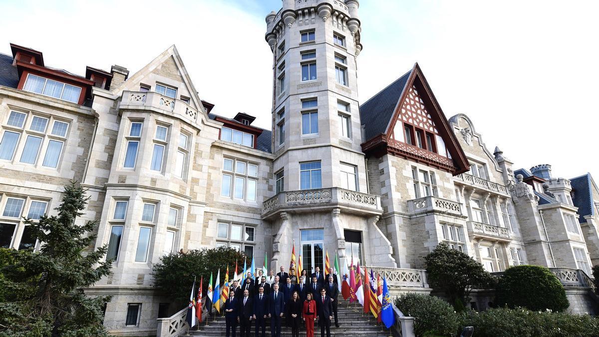 Foto de familia de la Conferencia de Presidentes celebrada en Santander.