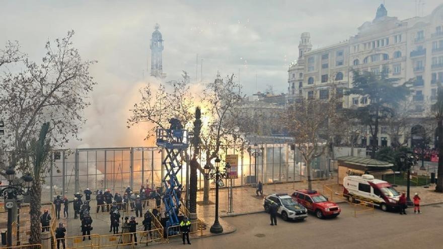 Revive la mascletà del 2 de marzo: así ha sido el primer disparo