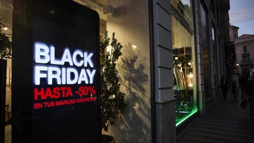 Ahorrar en las compras de Navidad, el principal objetivo de los españoles en el Black Friday 2024