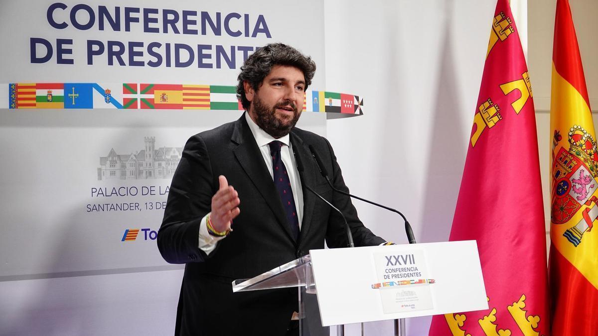 El presidente de la Región de Murcia, Fernando López Miras, ofrece una rueda de prensa tras la XXVII Conferencia de Presidentes.