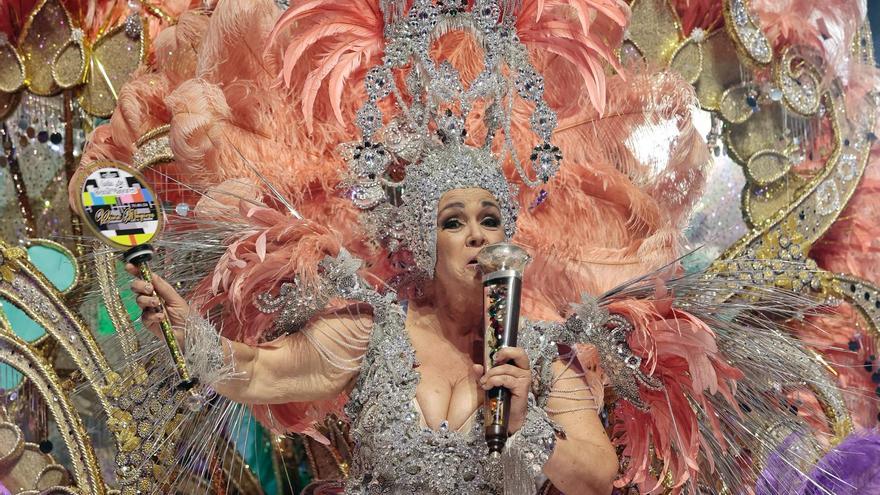 María Isabel García, reina del Carnaval de los Mayores de Tenerife