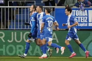 Kike García adelantó al Alavés desde los once metros