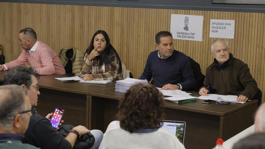 José F. Cabanes, alcalde de Sedaví, en el primer pleno municipal con público asistente tras la dana