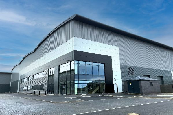 Cain completes development of its first logistics portfolio (GB)