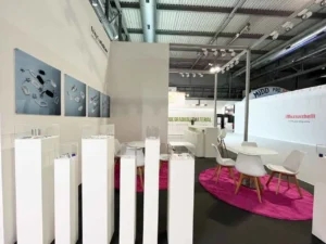 BUILDING AN EXHIBITION STAND FOR MIDO 30