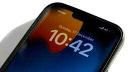 iPhone : la batterie se décharge vite avec iOS 18, comment y remédier