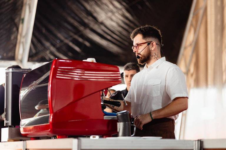 Barista que vive a viajar falando de café revela cafeterias preferidas na América do Sul