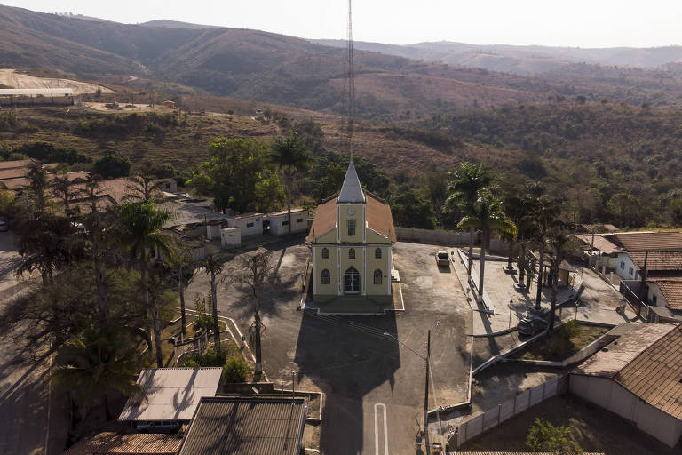 Mulher e ex-marido se alternam há 24 anos no comando do menor município do país