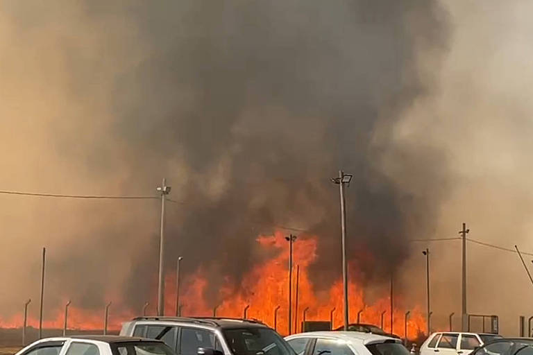 Incêndio provoca suspensão de aulas em campus da federal de Uberlândia (MG)