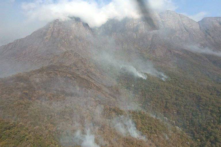 Santuário do Caraça, em MG, suspende visitações diárias em meio a queimadas em serra