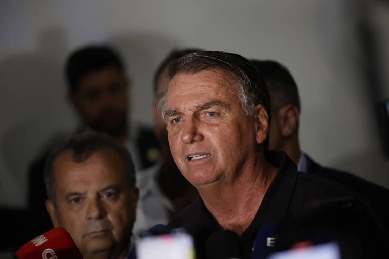 Para 52%, o ex-presidente Jair Bolsonaro planejou um golpe para se manter na presidência