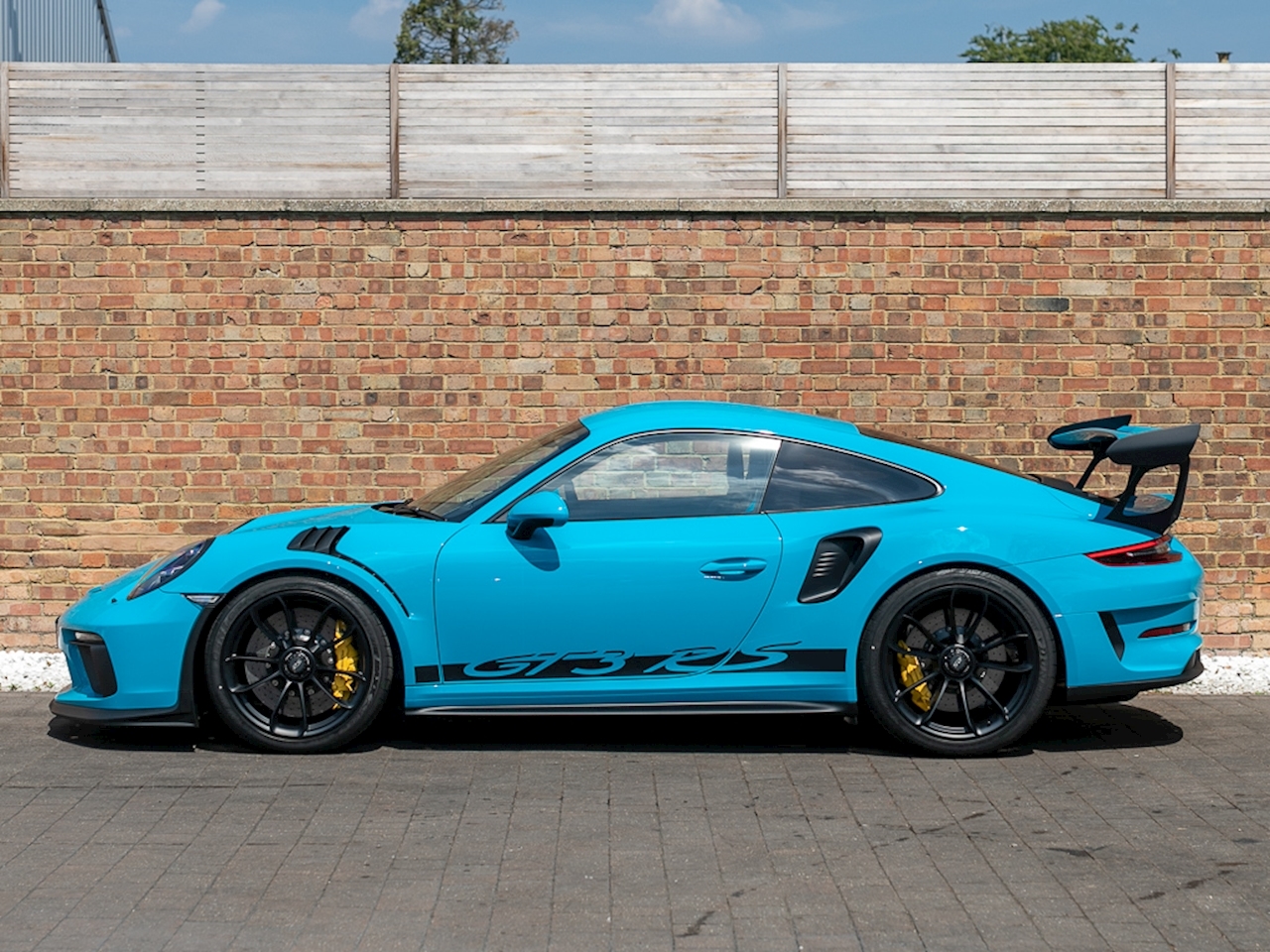 Discover 57+ images porsche 911 gt3 rs blue - In.thptnganamst.edu.vn