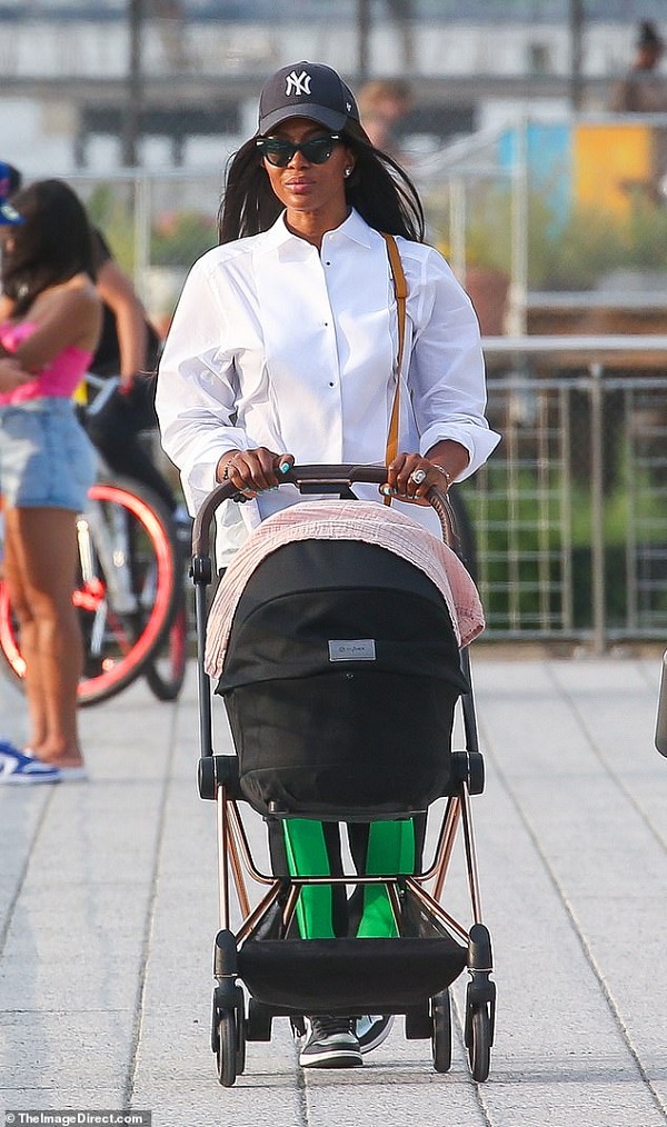 Naomi Campbell Took Her Baby For A Casual Walk For The First Time