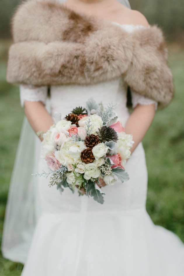 20 Stunning Bouquets for Your Winter Wedding