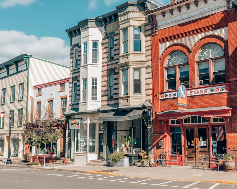 The ultimate guide to Hudson New York, with where to eat, sleep, shop and wander #hudson #hudsonny #hudsonnewyork #hudsontravel #hudsonvalley