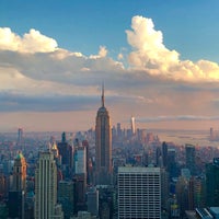 รูปภาพถ่ายที่ Top of the Rock Observation Deck โดย Jeremy J. เมื่อ 6/29/2018