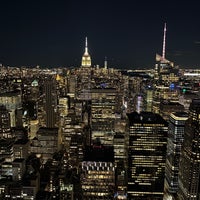 รูปภาพถ่ายที่ Top of the Rock Observation Deck โดย Diogo D. เมื่อ 11/20/2021