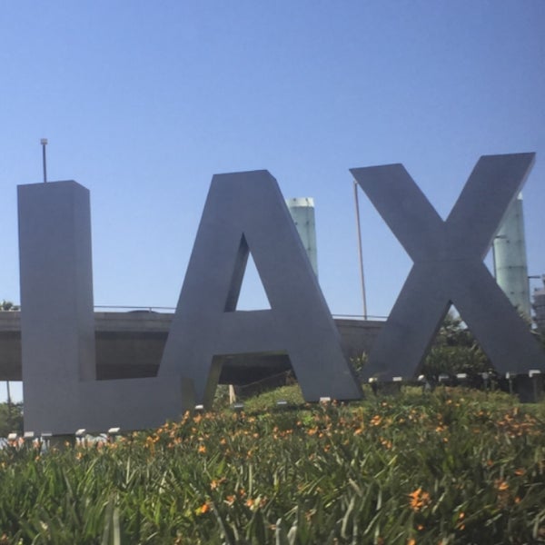 รูปภาพถ่ายที่ ท่าอากาศยานนานาชาติลอสแอนเจลิส (LAX) โดย Rick S. เมื่อ 9/18/2015