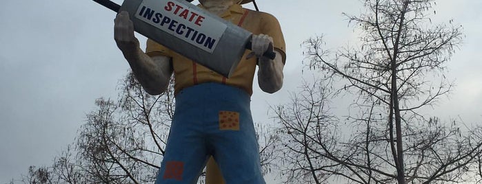 Kens Muffler and Repair is one of Texas Vintage Signs.