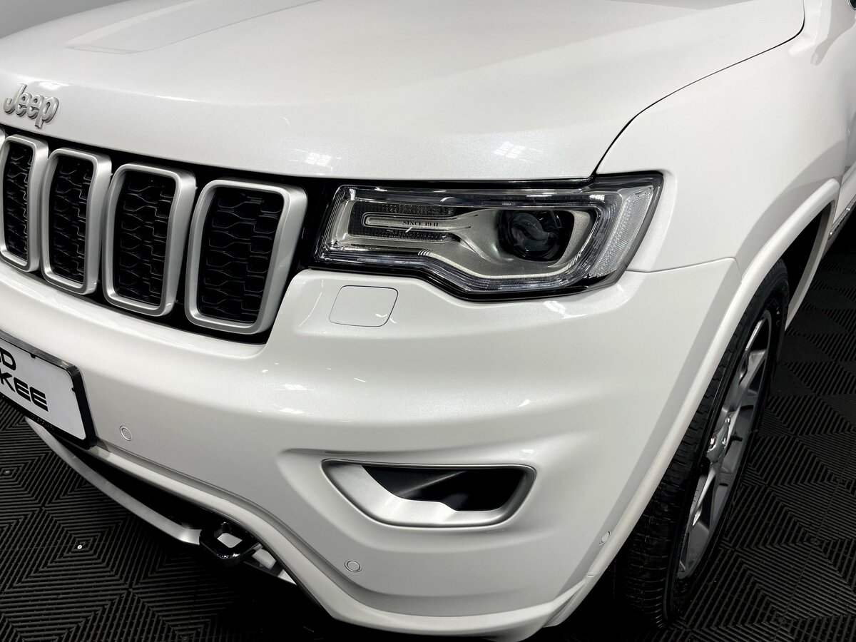 Check price and buy New Jeep Grand Cherokee (WK2) Restyling For Sale