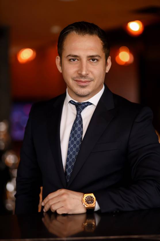 Armin Gharineiat, Senior Sales Manager, 44