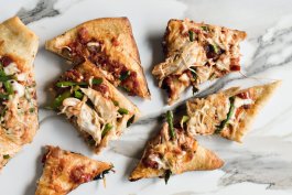 Chicken & Garlic Pizza with Marinara