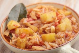 Slow cooked potatoes and cabbage