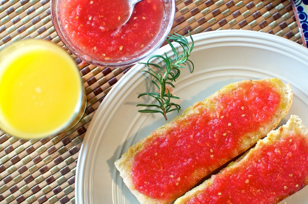 Tostada con Tomate