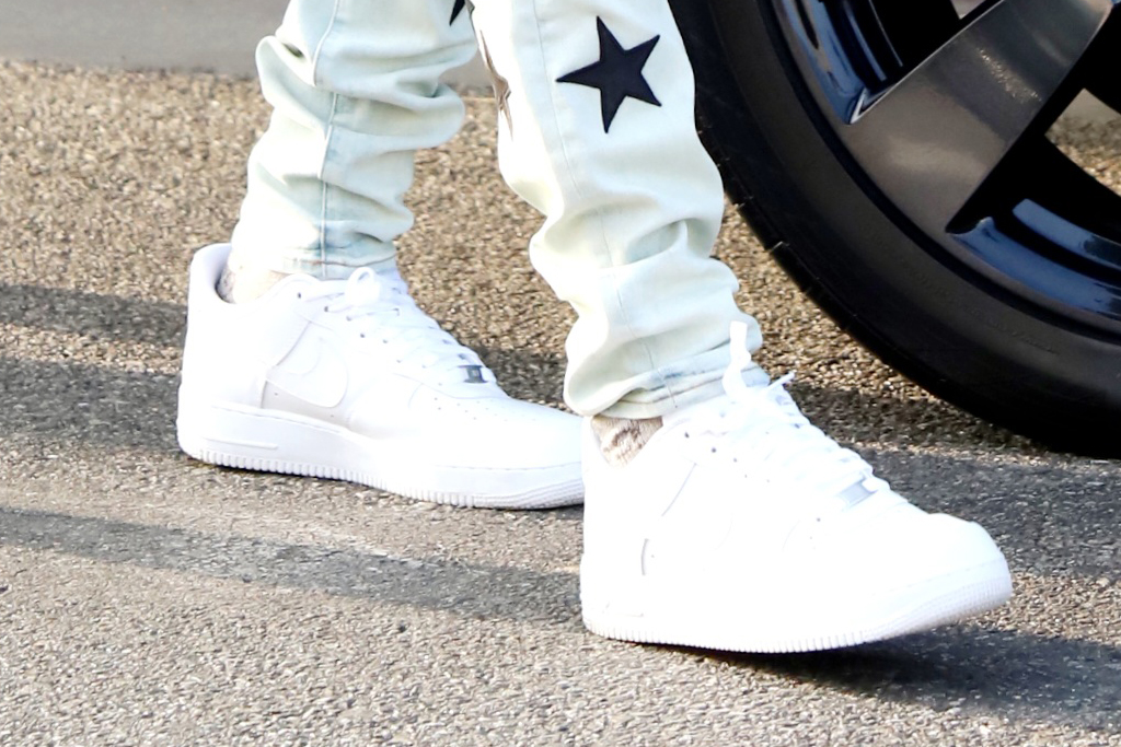 future, rapper, shoes, sneakers, nike, style, jeans, sweatshirt, los angeles