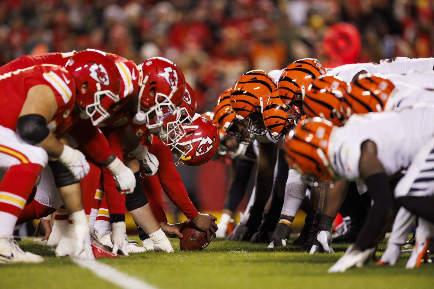 KANSAS CITY, MISSOURI &#8211; DECEMBER 31: The Kansas City Chiefs offense gets set at the line of scrimmage prior to the snap against the Cincinnati Bengals defense during an NFL football game at GEHA Field at Arrowhead Stadium on December 31, 2023 in Kansas City, Missouri. (Photo by Ryan Kang/Getty Images)