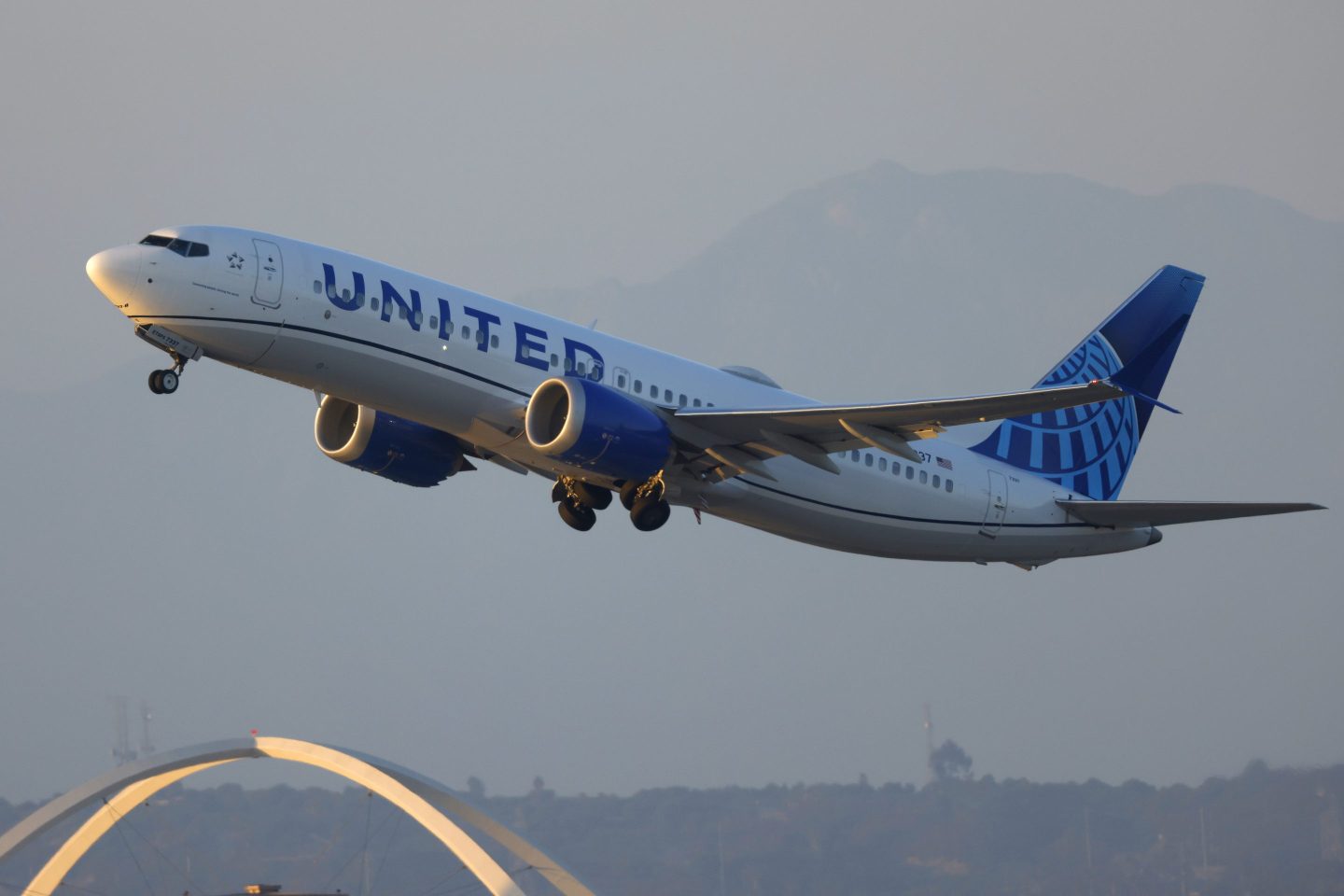 LOS ANGELES, CALIFORNIA &#8211; SEPTEMBER 1: A United Airlines Boeing 737 MAX 8 departs from Los Angeles International Airport en route to San Salvador on September 1, 2024 in Los Angeles, California.  (Photo by Kevin Carter/Getty Images)