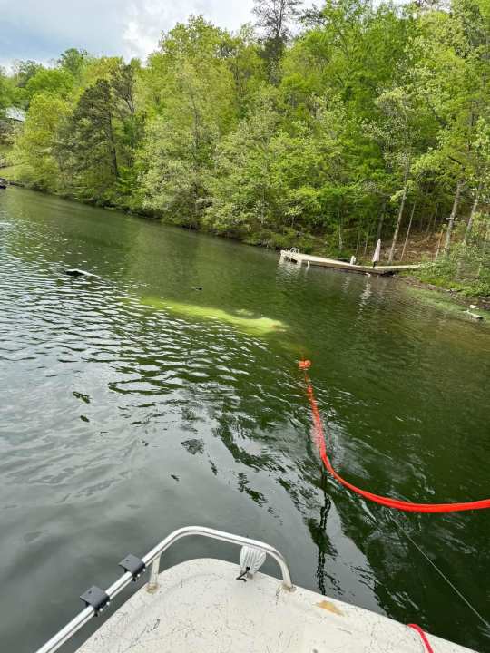 London-Laurel Rescue Squad retrieves vehicle from lake