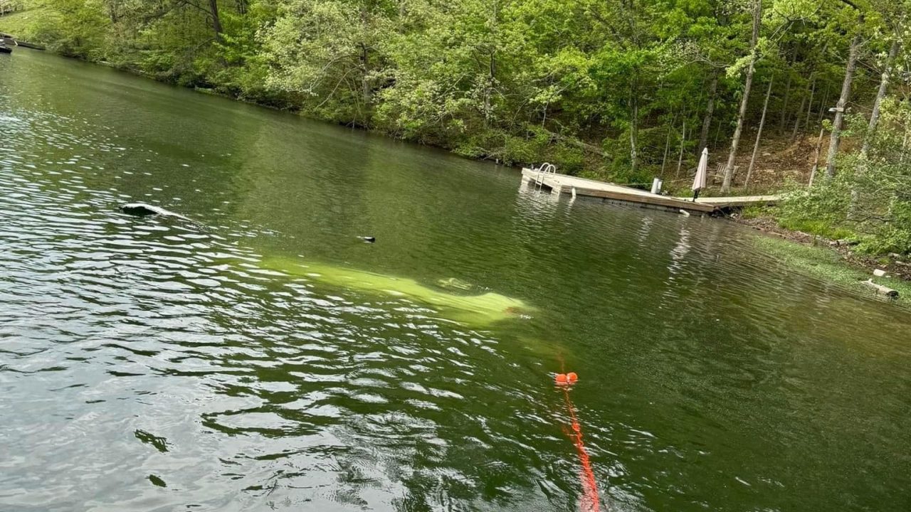 London-Laurel Rescue Squad retrieves vehicle from lake