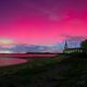 Une aurore boréale prise au lac du Der (Haute-Marne) le soir du 10 octobre. Seule l'église de Champaubert a été éclaircie par un logiciel.