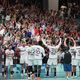 L'équipe de France masculine de handball célèbre sa qualification en quarts de finale des JO de Paris après avoir battu la Hongrie, dimanche 4 août 2024.